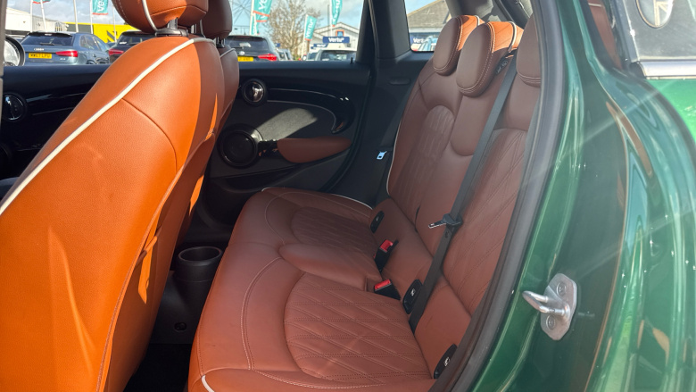 MINI Hatchback 1.5 Cooper Exclusive 5dr Petrol Hatchback